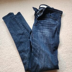Abercrombie & Fitch size 6 dark wash high-waisted skinny stretch jeans